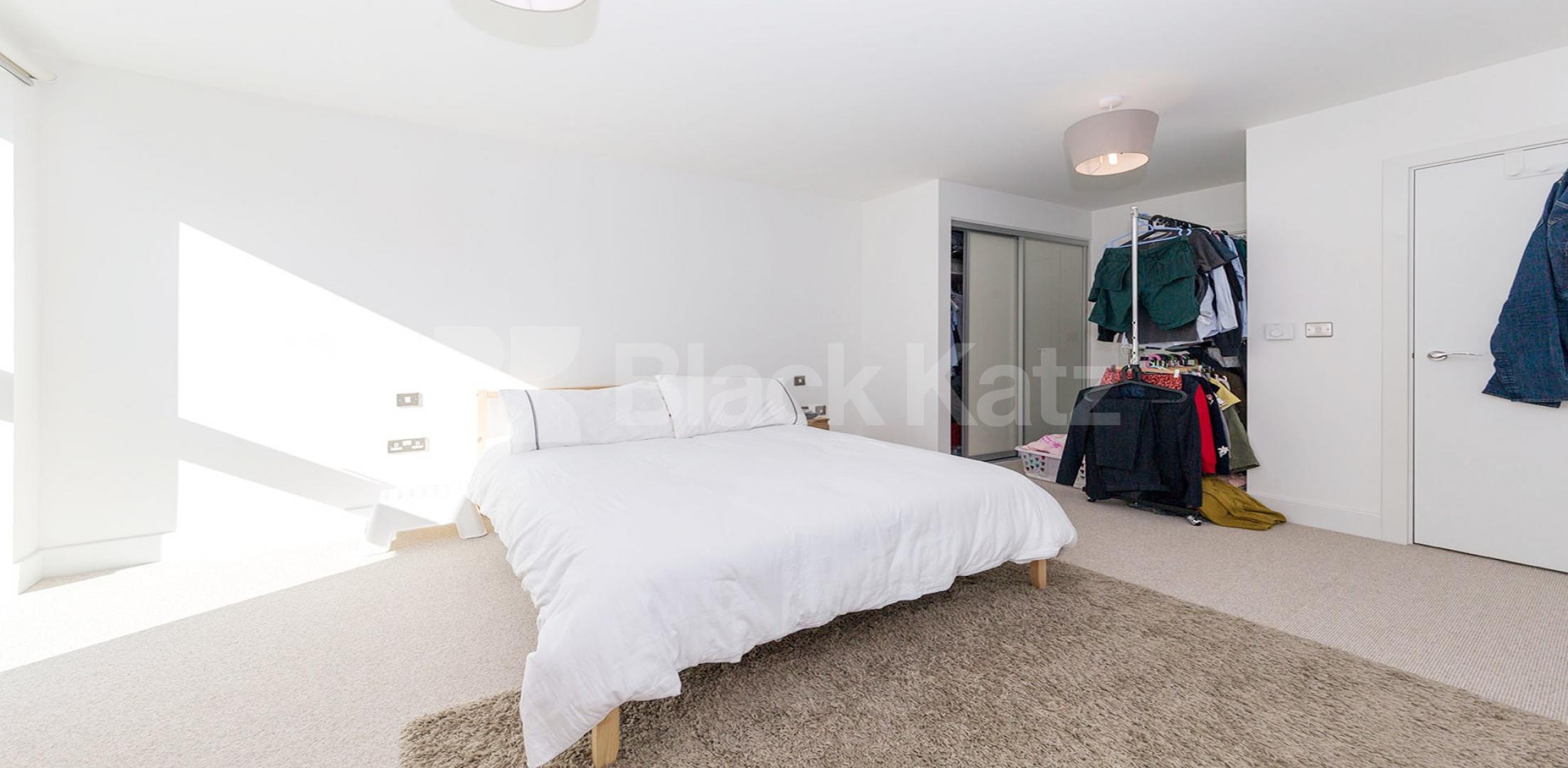 			UNDERGROUND PARKING SPACE , 1 Bedroom, 1 bath, 1 reception Apartment			 Royal Waterside, Lakeside Drive, Park Royal 